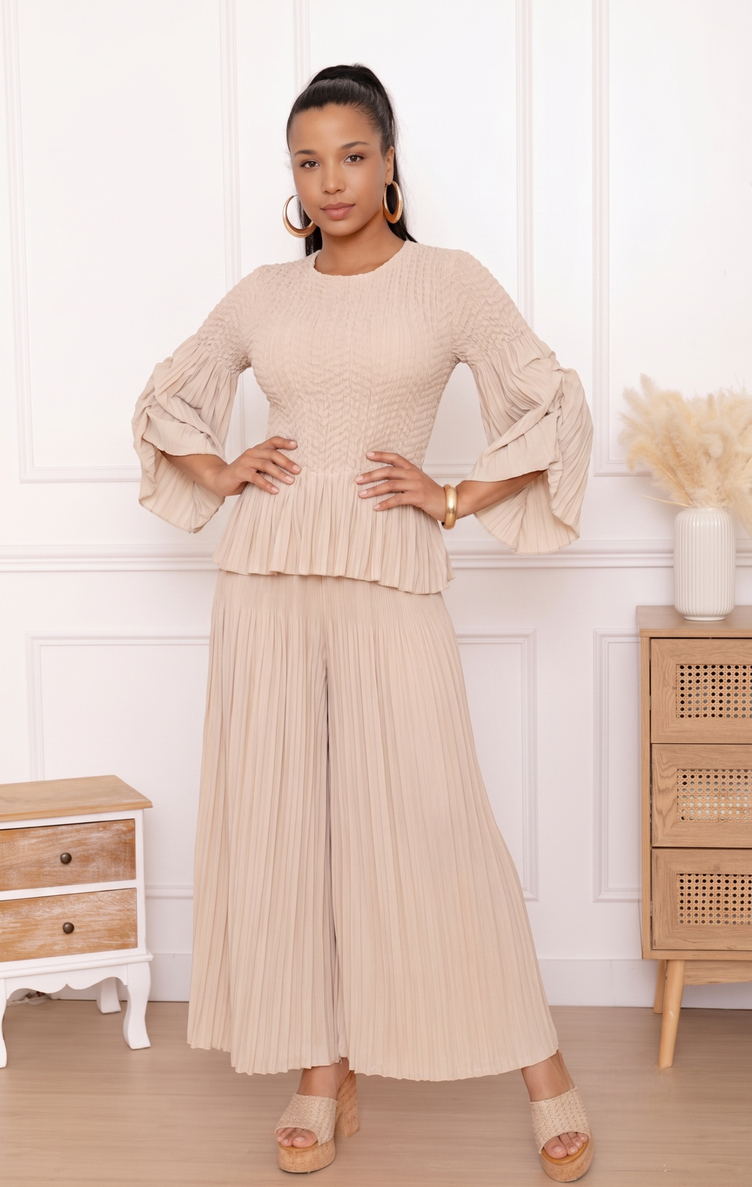 Serena, le top peplum à buste smocké et manches volantées – Image 10