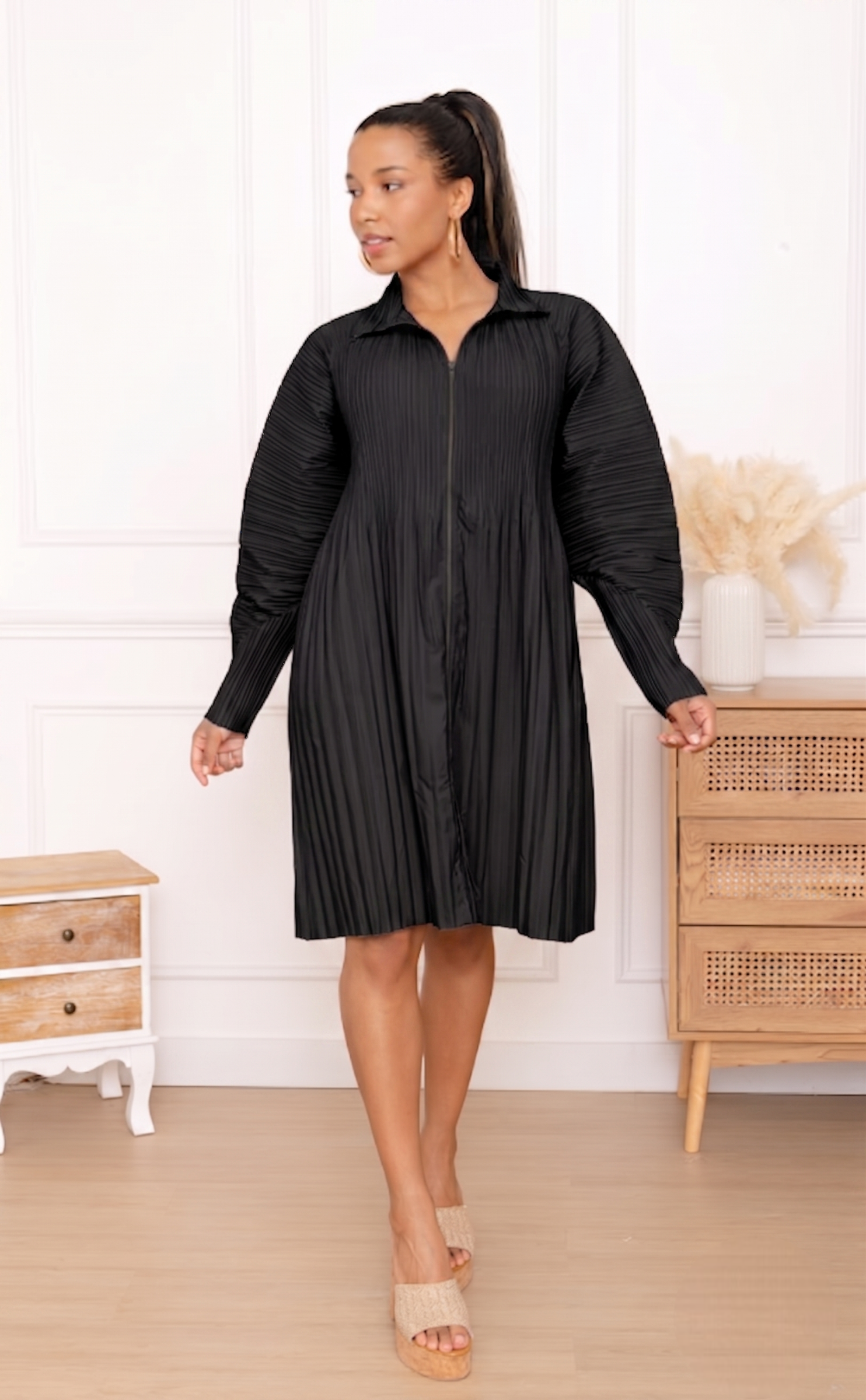 Vaïana, le manteau plissé zippé manches ailerons – Image 11