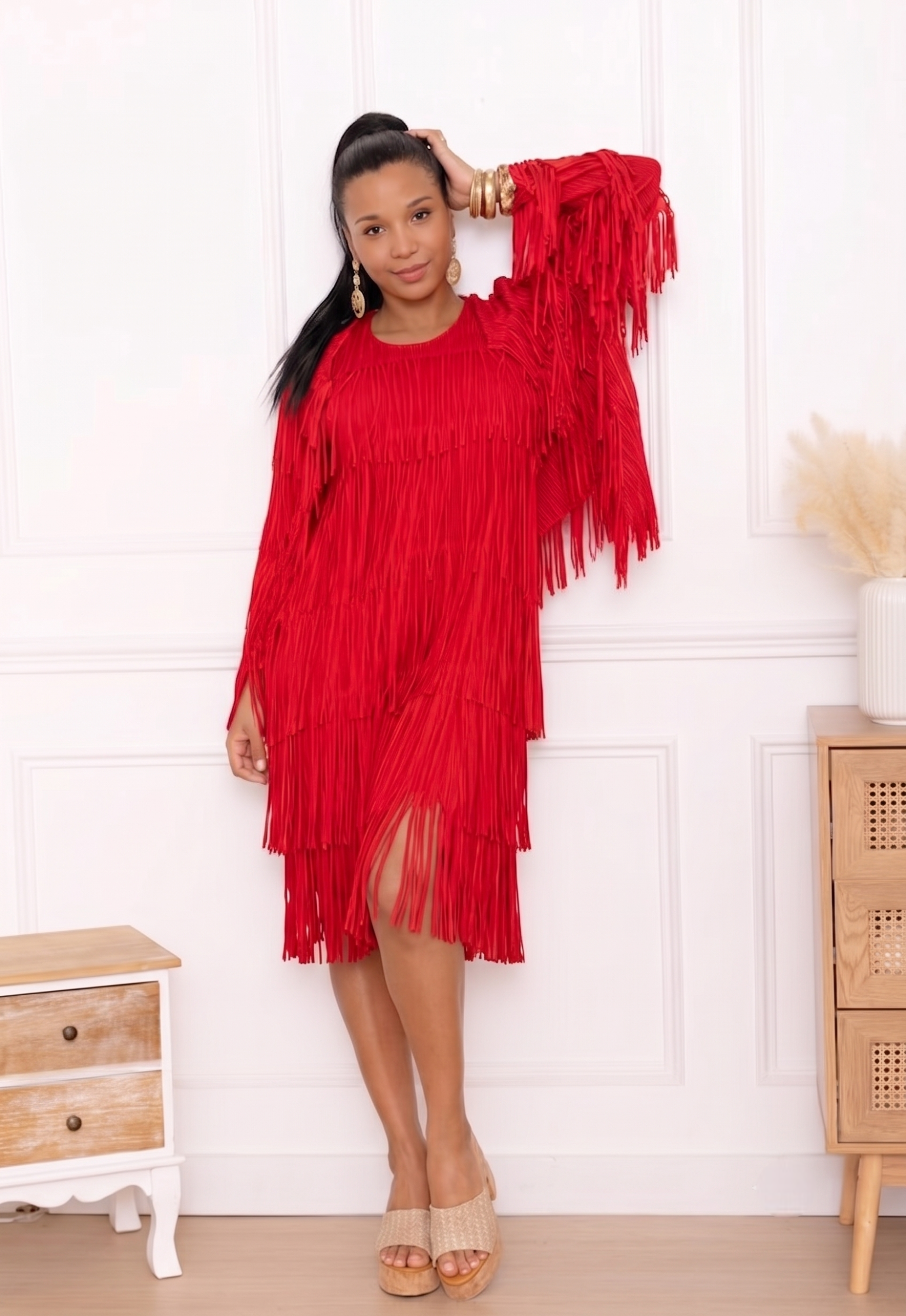 Wanda, l'ensemble robe et cape à franges superposées – Image 20