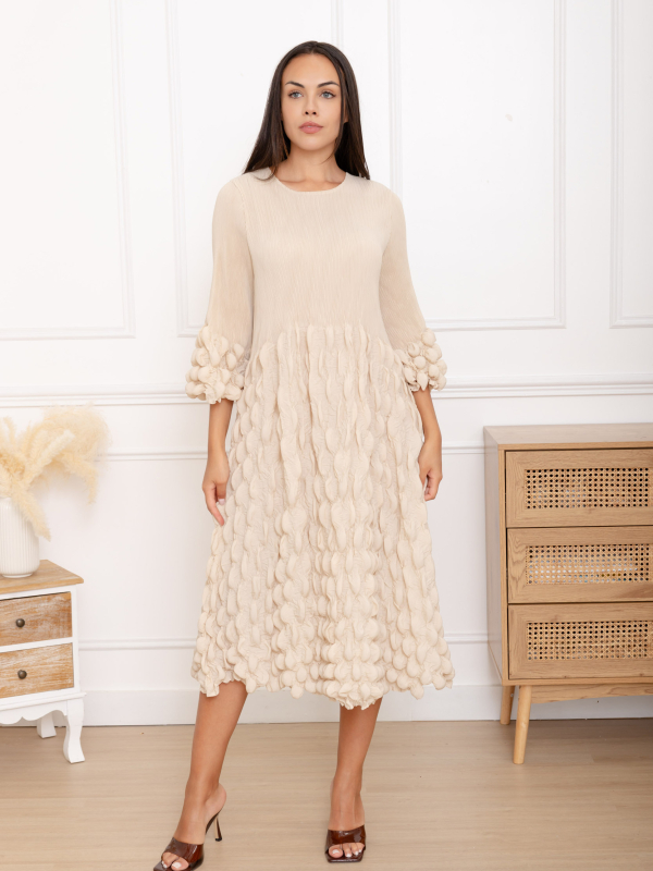 Lou, la robe midi à jupe volants boules
