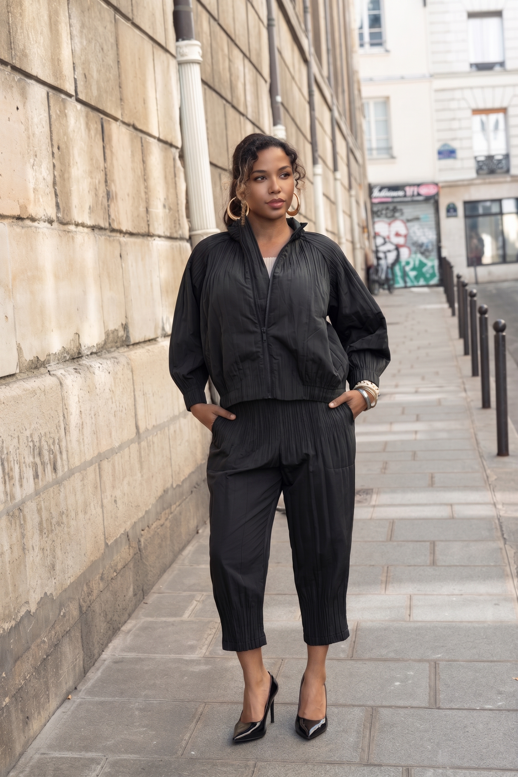 Shanice, l'ensemble bombers zippé et pantalon carotte plissés – Image 8