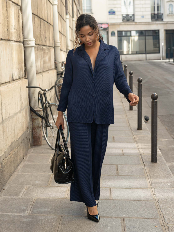 Esther, l'ensemble tailleur veste oversize et pantalon fluide plissés