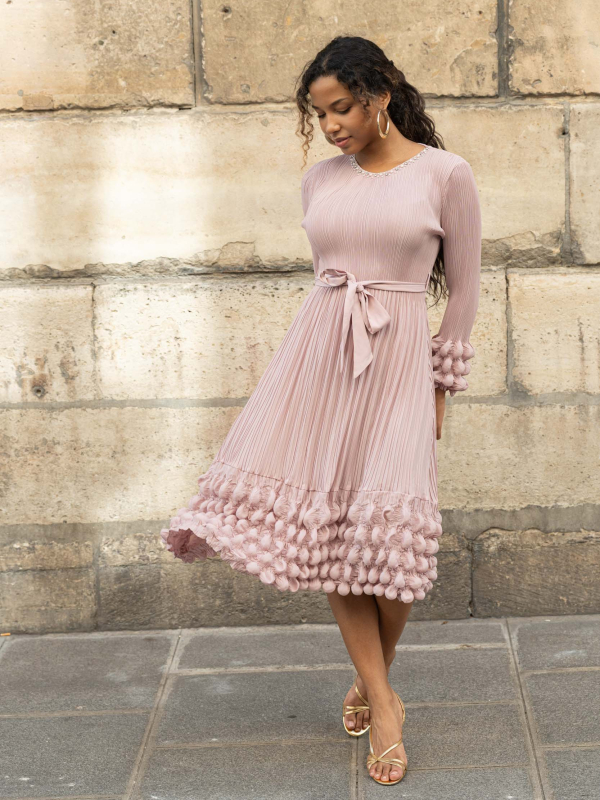 Aliénor, la robe plissée perlée et bulles